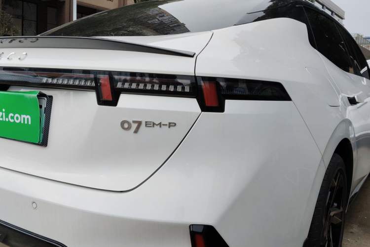 Used Lynk & Co 07 2024 EM-P 126 Long-Range Ultra Exterior 3