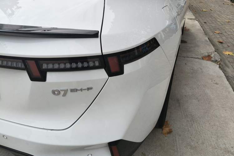 Used Lynk & Co 07 2024 EM-P 126 Long-Range Ultra Exterior 6