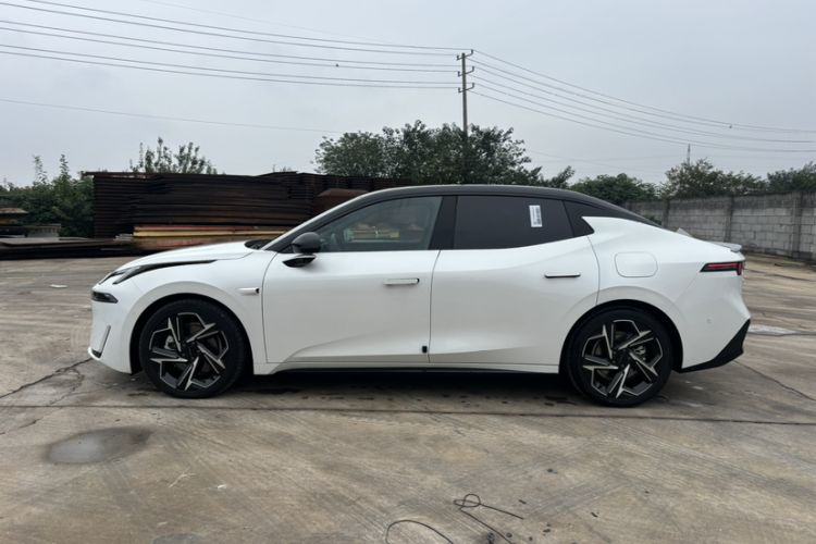 Used Lynk & Co 07 2024 EM-P 126 Long-Range Ultra Exterior 6