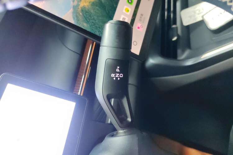 Used Lynk & Co 07 2024 EM-P 126 Long-Range Halo Gear Lever