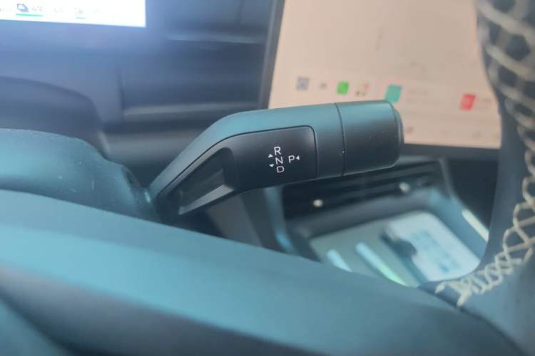Used Lynk & Co 07 2024 EM-P 126 Long-Range Ultra Gear Lever