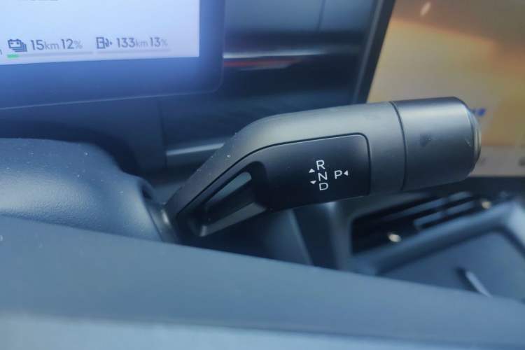 Used Lynk & Co 07 2024 EM-P 126 Long-Range Halo Gear Lever