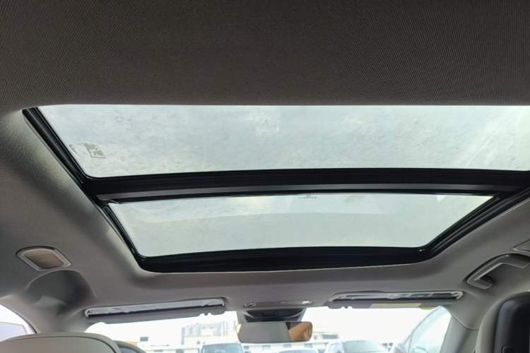 Used Lynk & Co 07 2024 EM-P 126 Long-Range Ultra Headliner