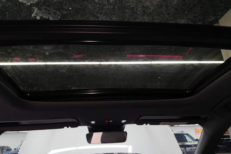Used Lynk & Co 07 2024 EM-P 126 Long-Range Halo Headliner