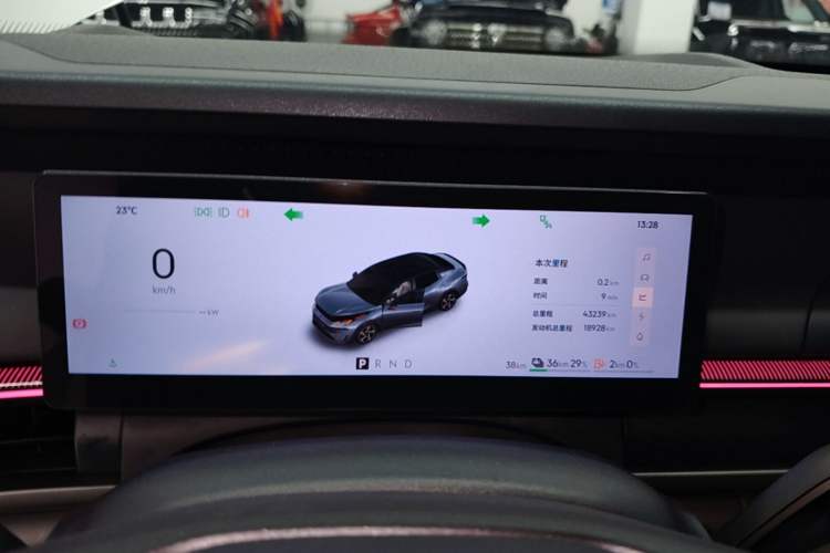 Used Lynk & Co 07 2024 EM-P 126 Long-Range Halo Instrument Cluster