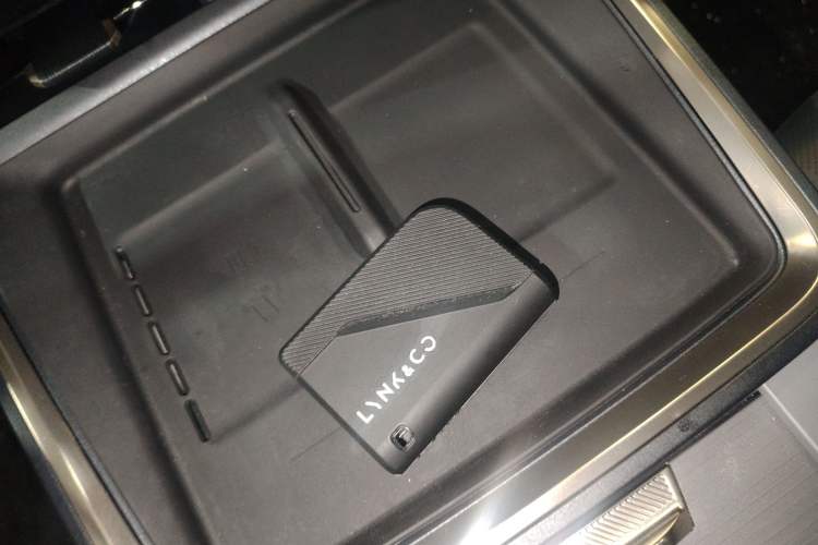 Used Lynk & Co 07 2024 EM-P 126 Long-Range Ultra Interior 1