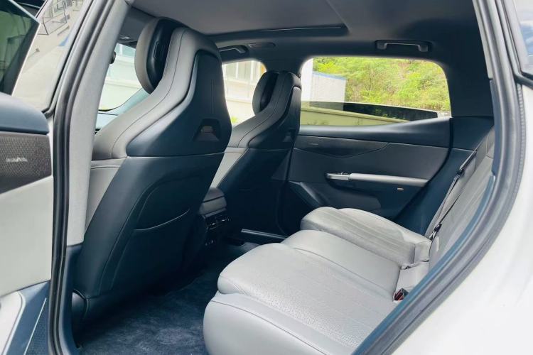 Used Lynk & Co 07 2024 EM-P 126 Long-Range Halo Interior 2