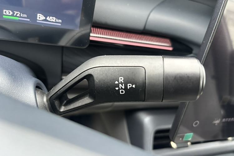 Used Lynk & Co 07 2024 EM-P 126 Long-Range Ultra Interior 2
