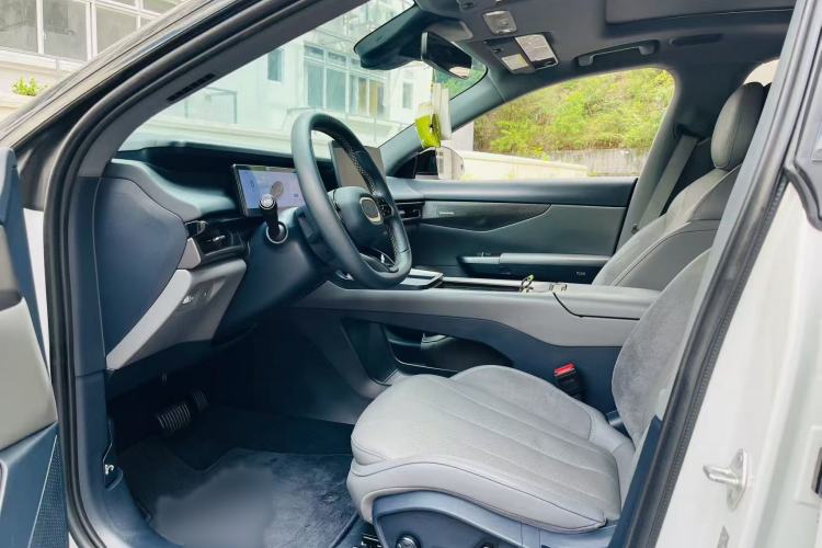 Used Lynk & Co 07 2024 EM-P 126 Long-Range Halo Interior 3