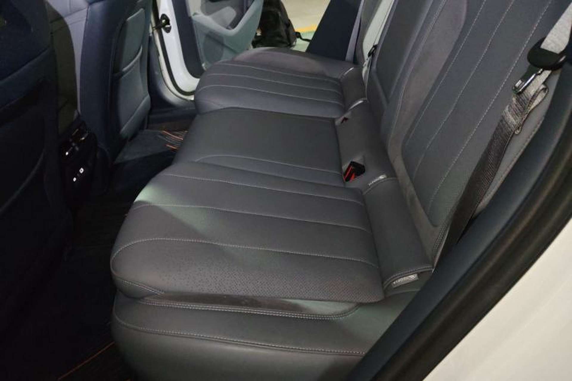 Used Lynk & Co 07 2024 EM-P 126 Long-Range Ultra Interior 4