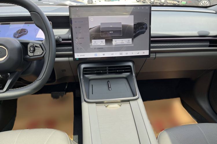 Used Lynk & Co 07 2024 EM-P 126 Long-Range Ultra Interior 4
