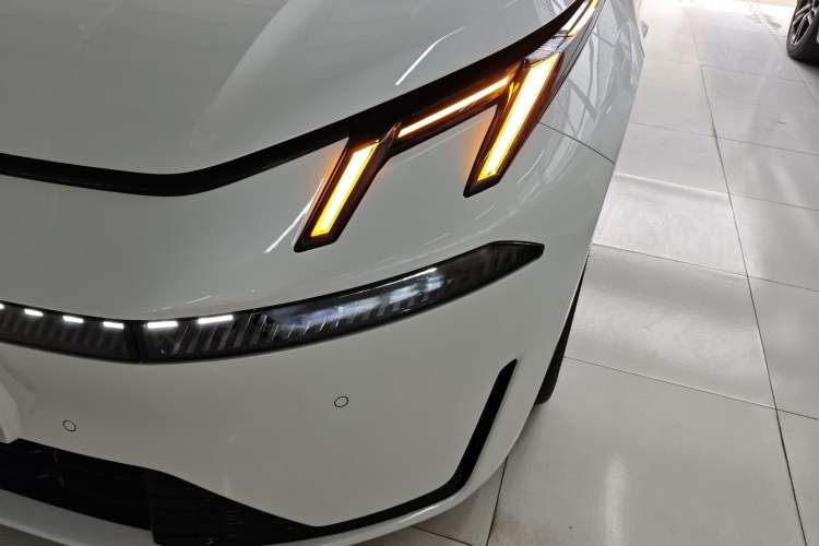 Used Lynk & Co 07 2024 EM-P 126 Long-Range Intelligent Driving Ultra Left Front Headlight