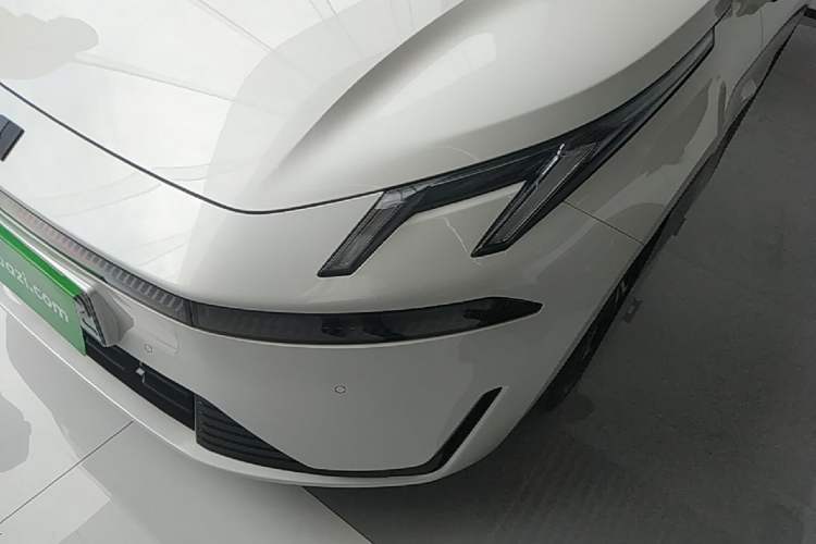 Used Lynk & Co 07 2024 EM-P 126 Long-Range Ultra Left Front Headlight