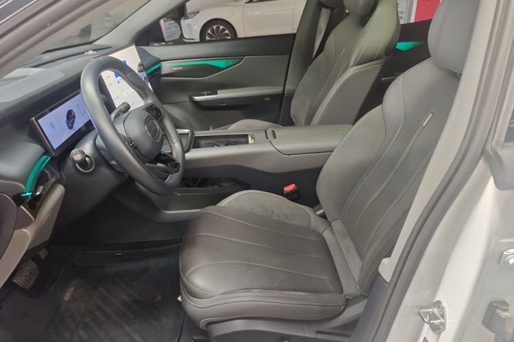 Used Lynk & Co 07 2024 EM-P 126 Long-Range Halo Left Front Seat