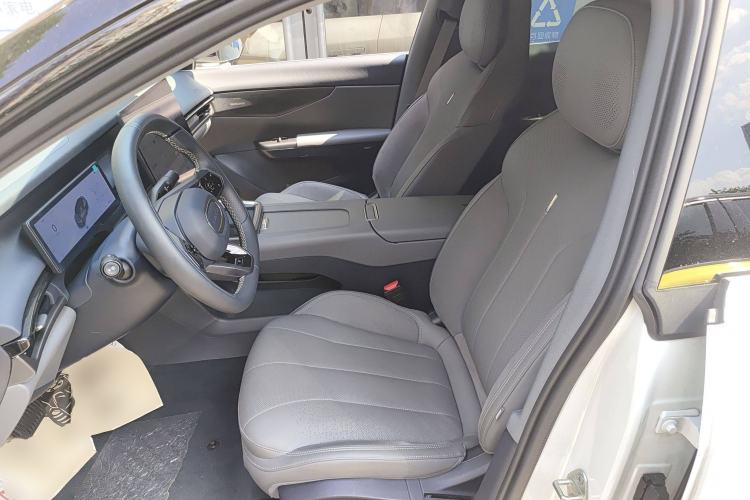 Used Lynk & Co 07 2024 EM-P 126 Long-Range Intelligent Driving Ultra Left Front Seat