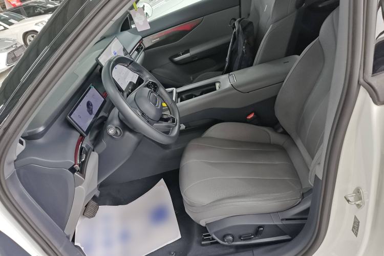 Used Lynk & Co 07 2024 EM-P 126 Long-Range Intelligent Driving Ultra Left Front Seat
