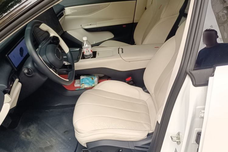 Used Lynk & Co 07 2024 EM-P 126 Long-Range Halo Left Front Seat