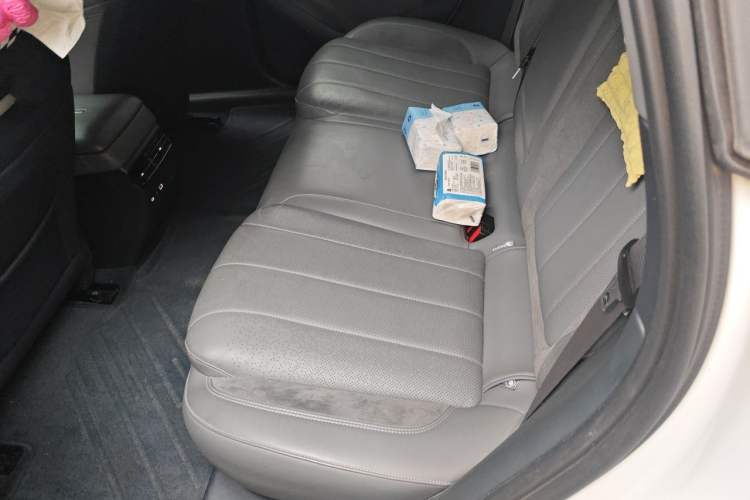 Used Lynk & Co 07 2024 EM-P 126 Long-Range Halo Left Rear Seat