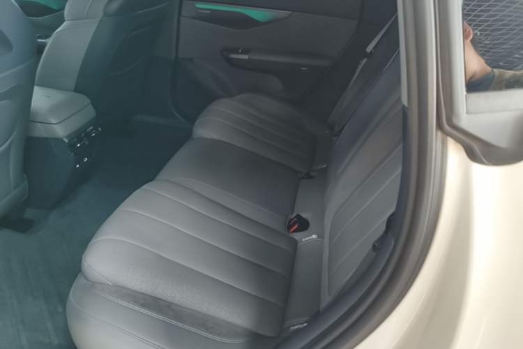 Used Lynk & Co 07 2024 EM-P 126 Long-Range Ultra Left Rear Seat