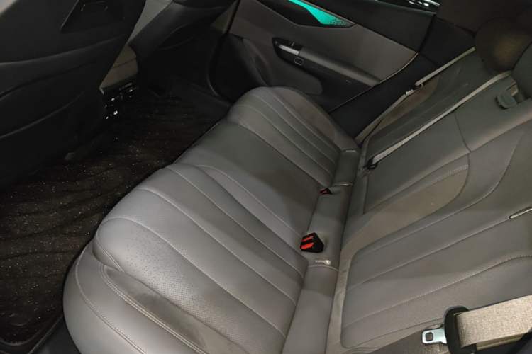 Used Lynk & Co 07 2024 EM-P 126 Long-Range Ultra Left Rear Seat