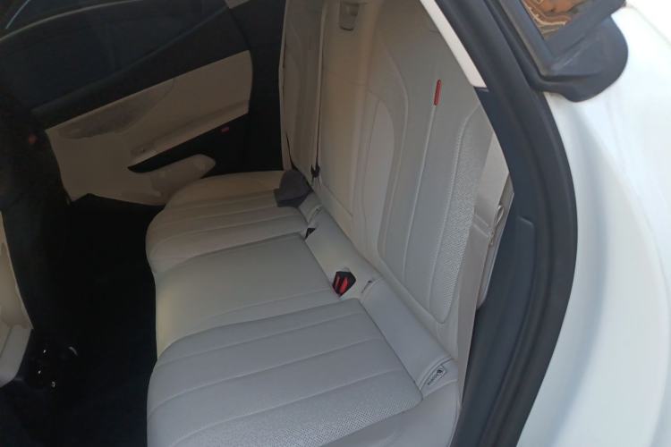 Used Lynk & Co 07 2024 EM-P 126 Long-Range Ultra Left Rear Seat