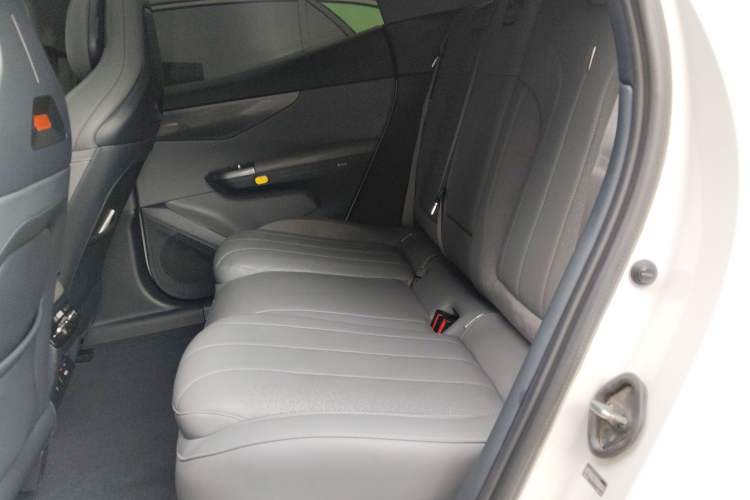 Used Lynk & Co 07 2024 EM-P 126 Long-Range Ultra Left Rear Seat