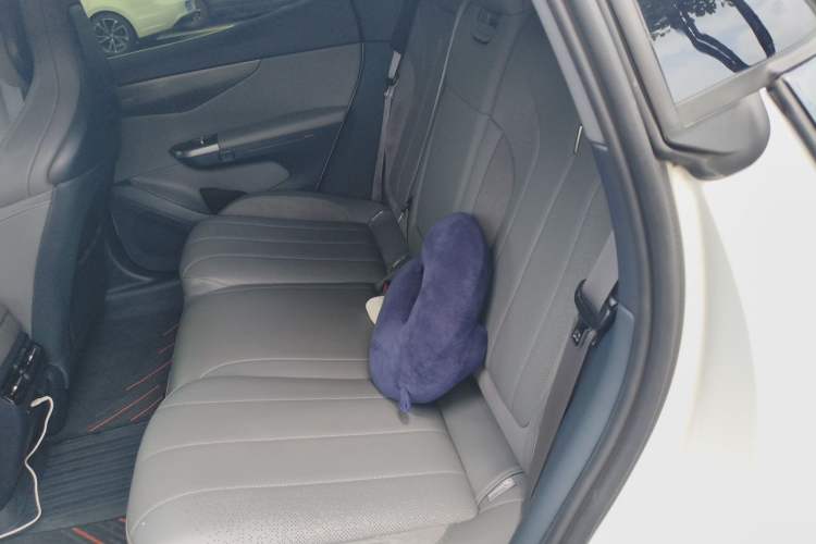 Used Lynk & Co 07 2024 EM-P 126 Long-Range Ultra Left Rear Seat