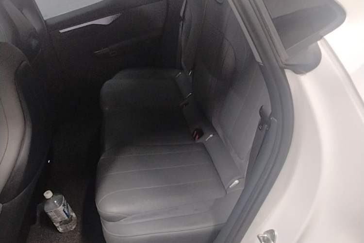 Used Lynk & Co 07 2024 EM-P 126 Long-Range Halo Left Rear Seat