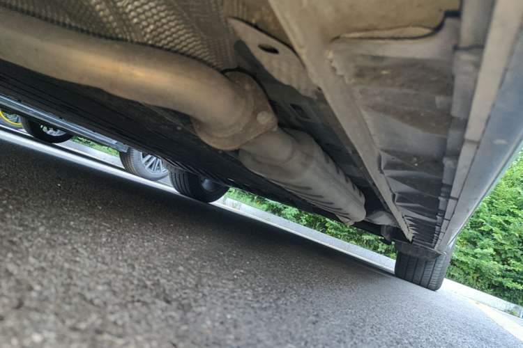 Used Lynk & Co 07 2024 EM-P 126 Long-Range Ultra Left Side Sill