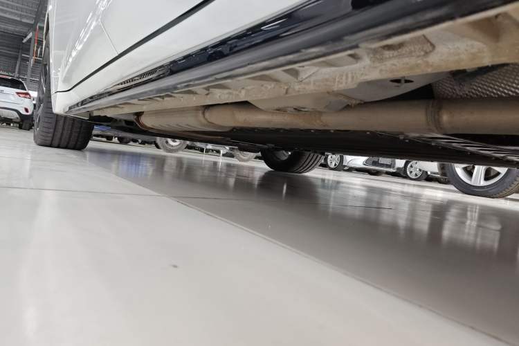 Used Lynk & Co 07 2024 EM-P 126 Long-Range Intelligent Driving Ultra Left Side Sill