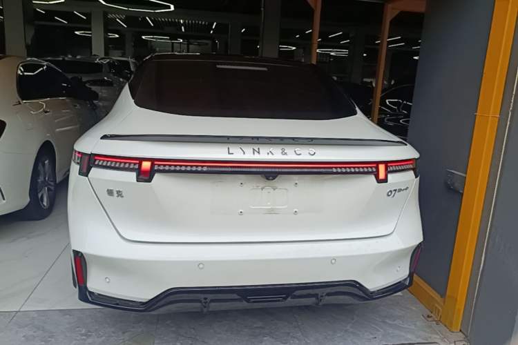 Used Lynk & Co 07 2024 EM-P 126 Long-Range Halo Rear