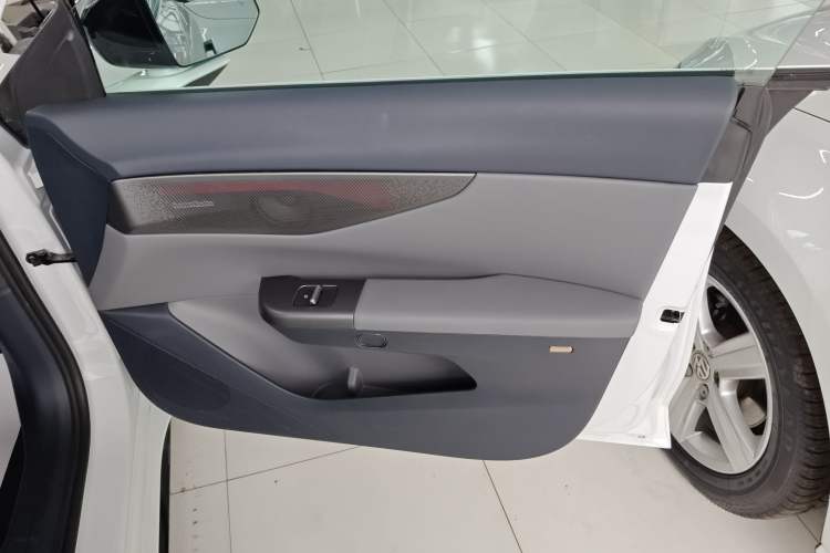 Used Lynk & Co 07 2024 EM-P 126 Long-Range Intelligent Driving Ultra Right Front Door Interior