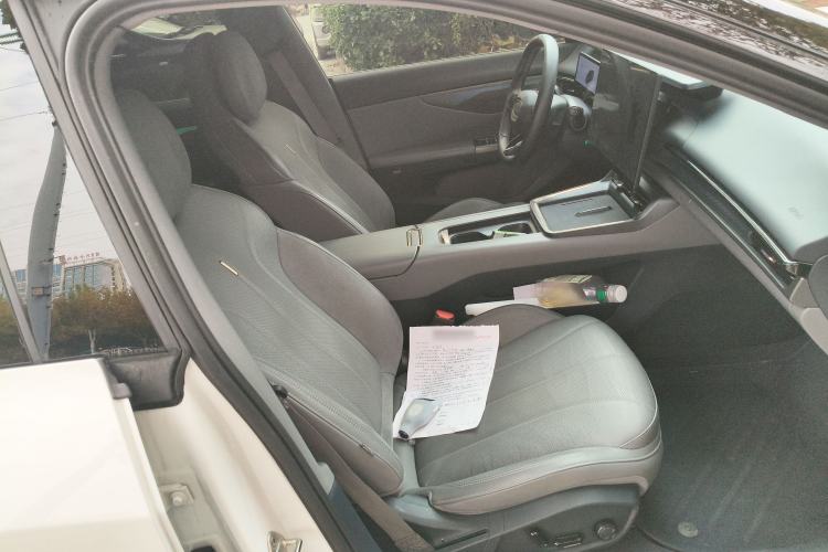 Used Lynk & Co 07 2024 EM-P 126 Long-Range Ultra Right Front Seat