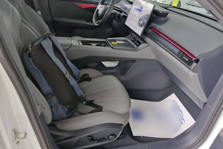 Used Lynk & Co 07 2024 EM-P 126 Long-Range Intelligent Driving Ultra Right Front Seat