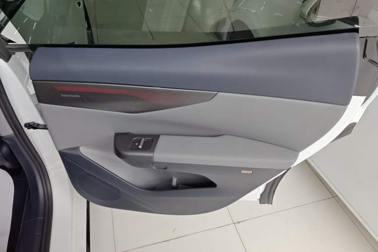 Used Lynk & Co 07 2024 EM-P 126 Long-Range Intelligent Driving Ultra Right Rear Door Interior