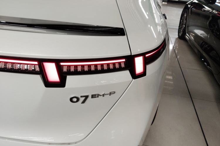 Used Lynk & Co 07 2024 EM-P 126 Long-Range Ultra Right Rear Taillight
