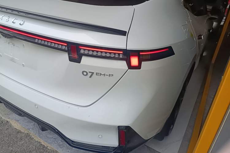 Used Lynk & Co 07 2024 EM-P 126 Long-Range Halo Right Rear Taillight