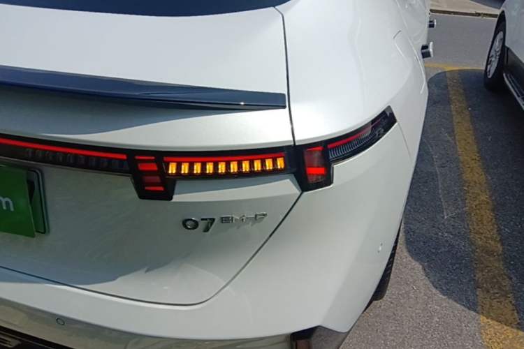 Used Lynk & Co 07 2024 EM-P 126 Long-Range Ultra Right Rear Taillight