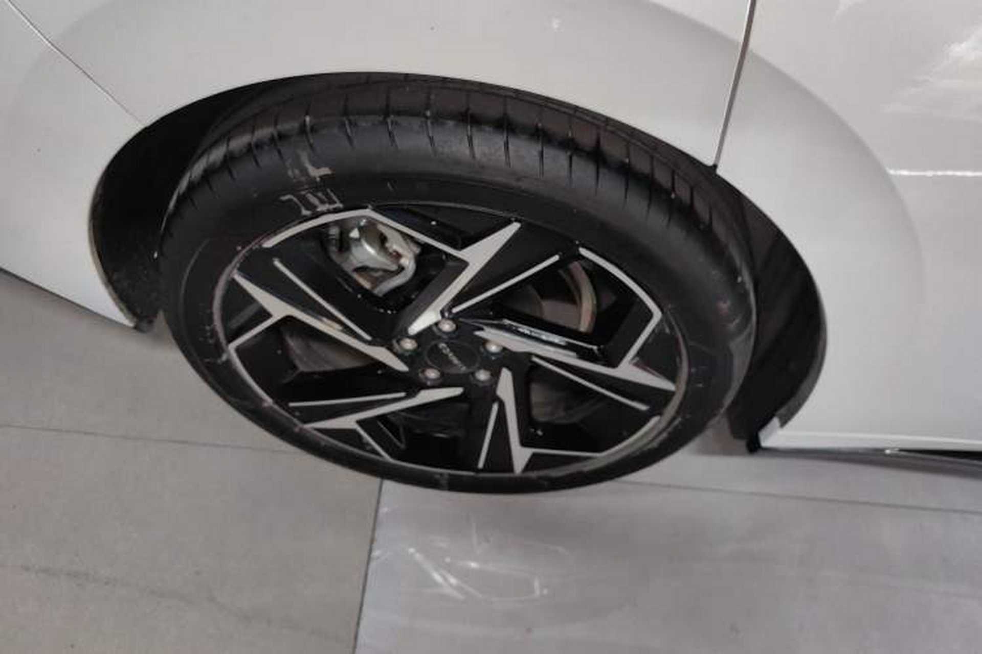 Used Lynk & Co 07 2024 EM-P 126 Long-Range Intelligent Driving Ultra Right Rear Wheel Hub