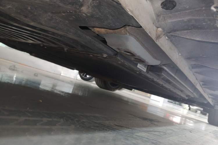 Used Lynk & Co 07 2024 EM-P 126 Long-Range Pro Right Side Sill