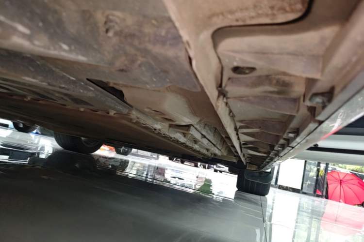 Used Lynk & Co 07 2024 EM-P 126 Long-Range Pro Right Side Sill