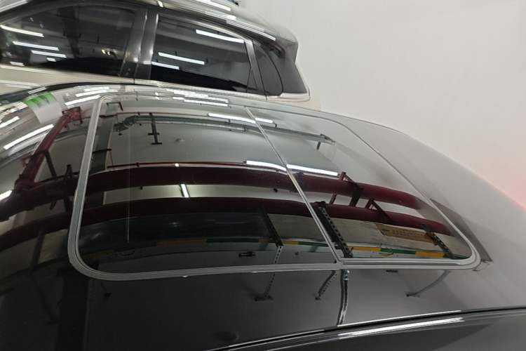 Used Lynk & Co 07 2024 EM-P 126 Long-Range Pro Roof