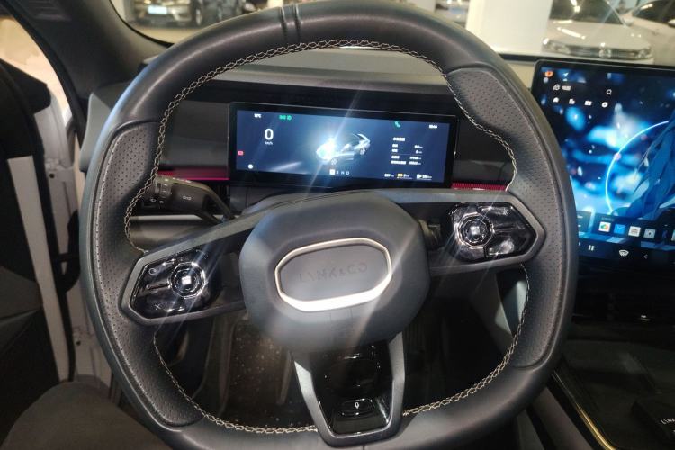 Used Lynk & Co 07 2024 EM-P 126 Long-Range Ultra Steering Wheel