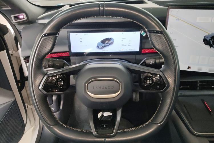 Used Lynk & Co 07 2024 EM-P 126 Long-Range Ultra Steering Wheel