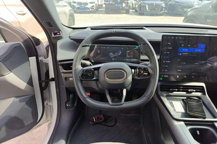 Used Lynk & Co 07 2024 EM-P 126 Long-Range Ultra Steering Wheel