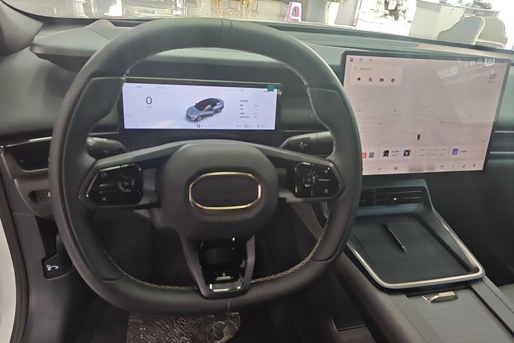 Used Lynk & Co 07 2024 EM-P 126 Long-Range Ultra Steering Wheel