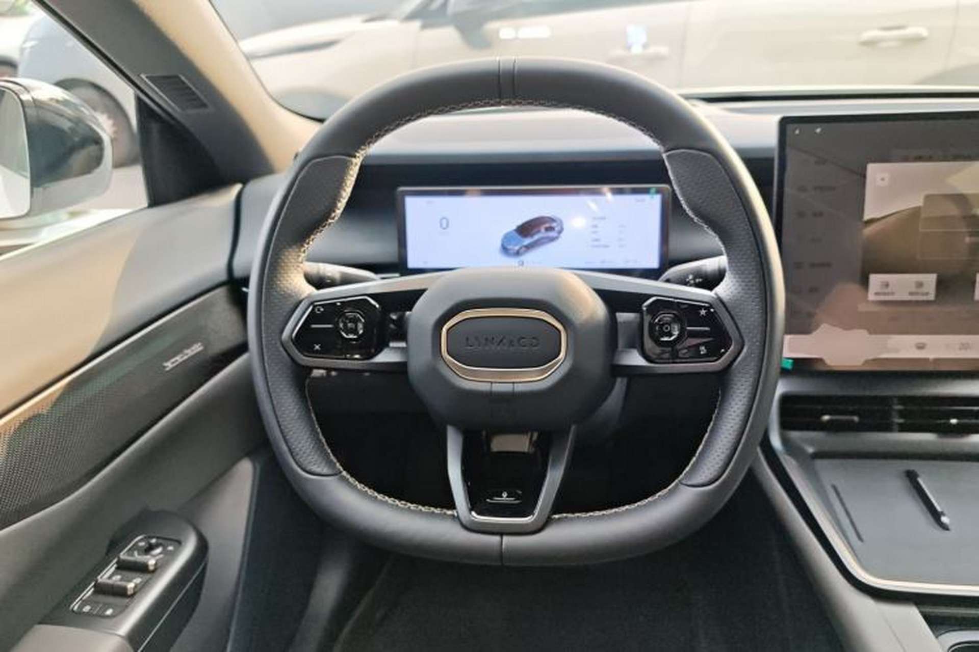 Used Lynk & Co 07 2024 EM-P 126 Long-Range Ultra Steering Wheel