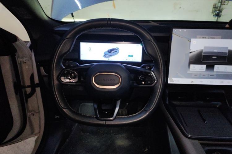 Used Lynk & Co 07 2024 EM-P 126 Long-Range Ultra Steering Wheel