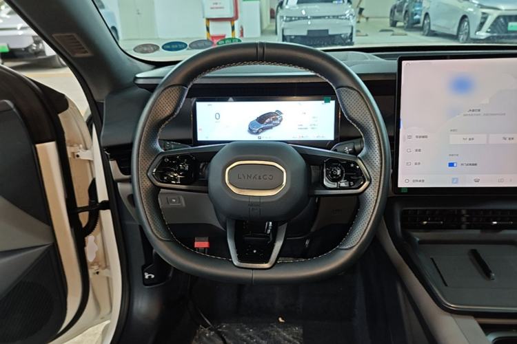 Used Lynk & Co 07 2024 EM-P 126 Long-Range Pro Steering Wheel