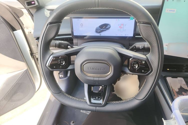 Used Lynk & Co 07 2024 EM-P 126 Long-Range Intelligent Driving Ultra Steering Wheel